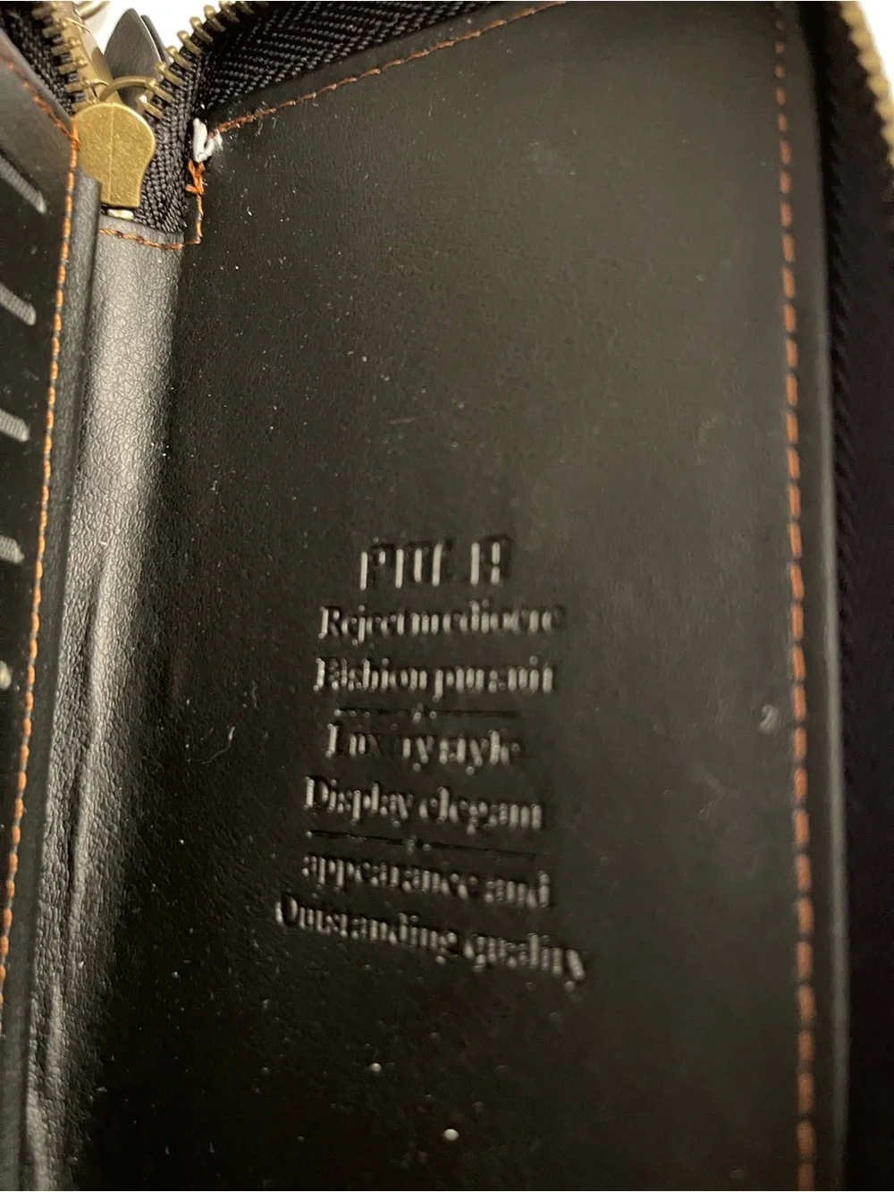 Pur Black Leather Zip-Top Men's Wallet with Brown Stitching